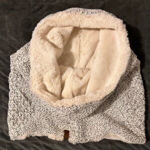 Like New! Roots Neck Warmer Gaiter Tube Scarf ❄️